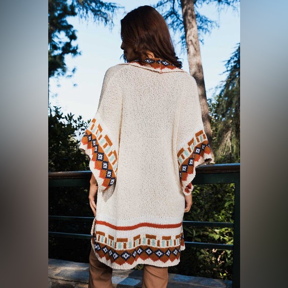✨ Kachina Patterned Knitted Cardigan – One Size Fits Most - Picture 1 of 3